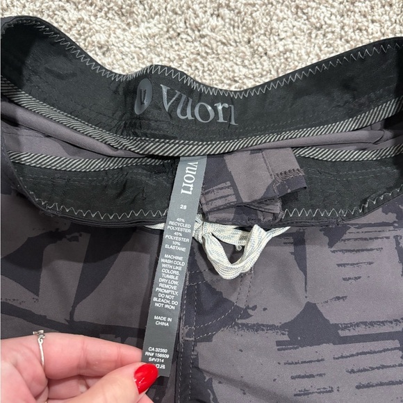 Vuori Men’s Cruise Board Shorts 28 - Picture 4 of 6